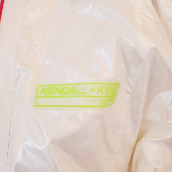 ✨️NEW✨️Kendall + Kylie - Bomber rain jacket - Size S - Picture 4 of 7